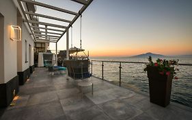 Luxury Villa Del Maggiore - Sorrento sea side, beach, garden, parking